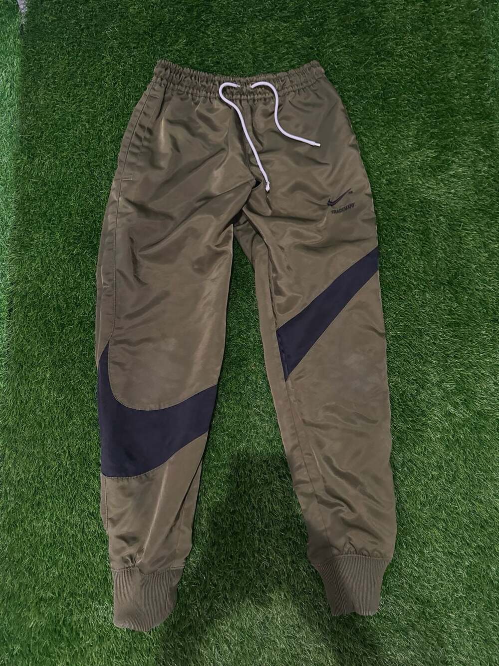 Nike Sportswear Big Swoosh Woven Jogger Pants in Rough Green/Black